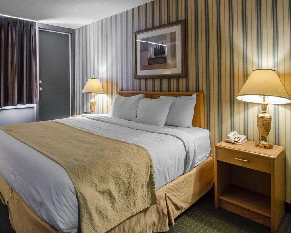 Ramada By Wyndham Whitecourt Hotell Rum bild