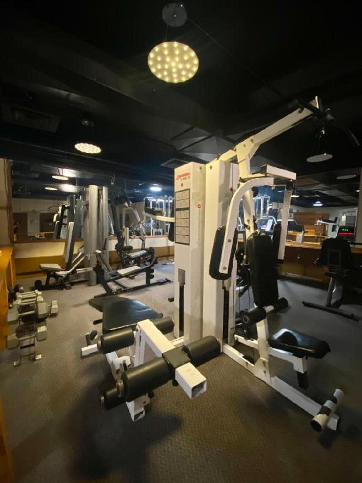 Ramada By Wyndham Whitecourt Hotell Exteriör bild