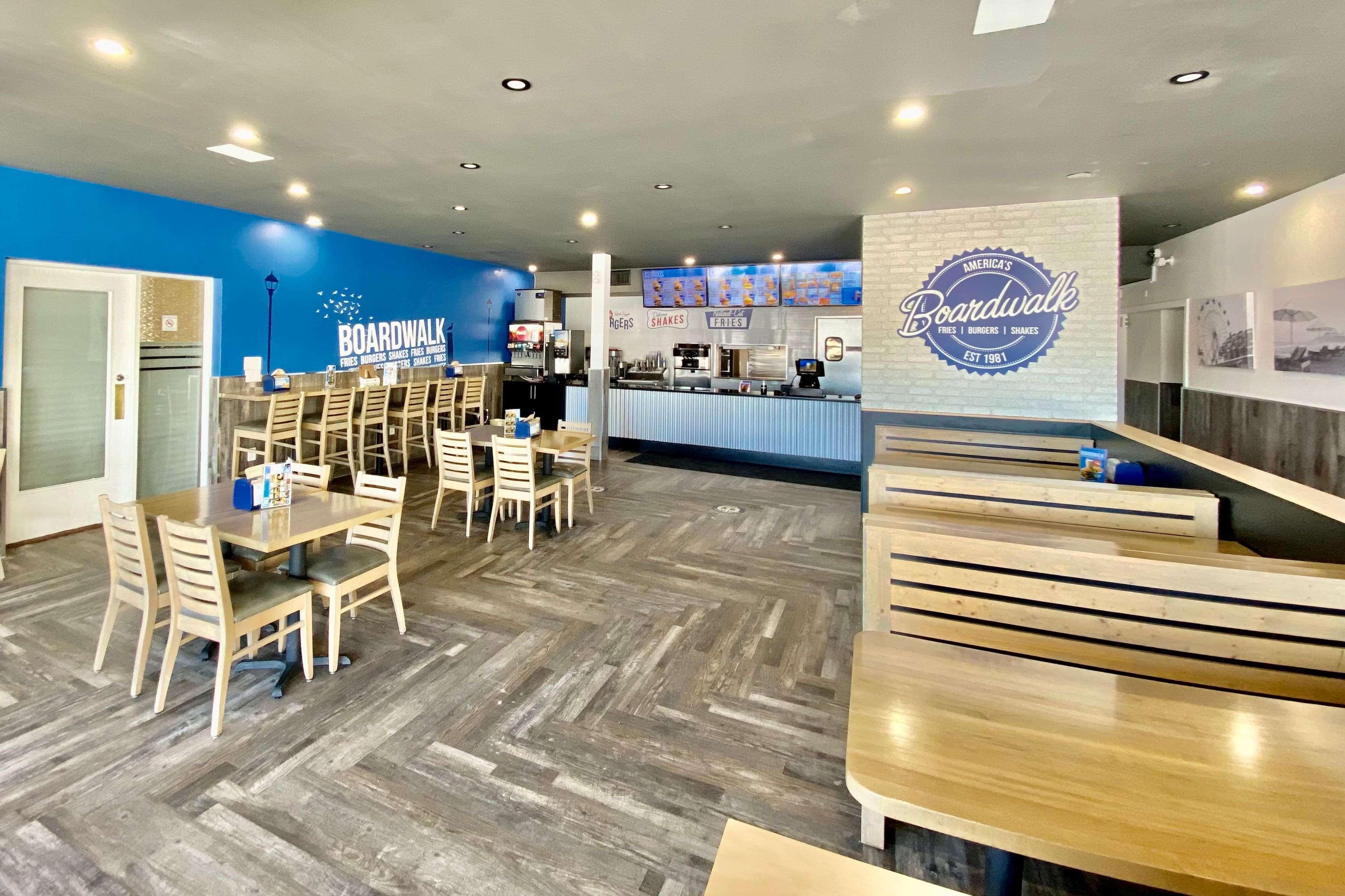 Ramada By Wyndham Whitecourt Hotell Exteriör bild