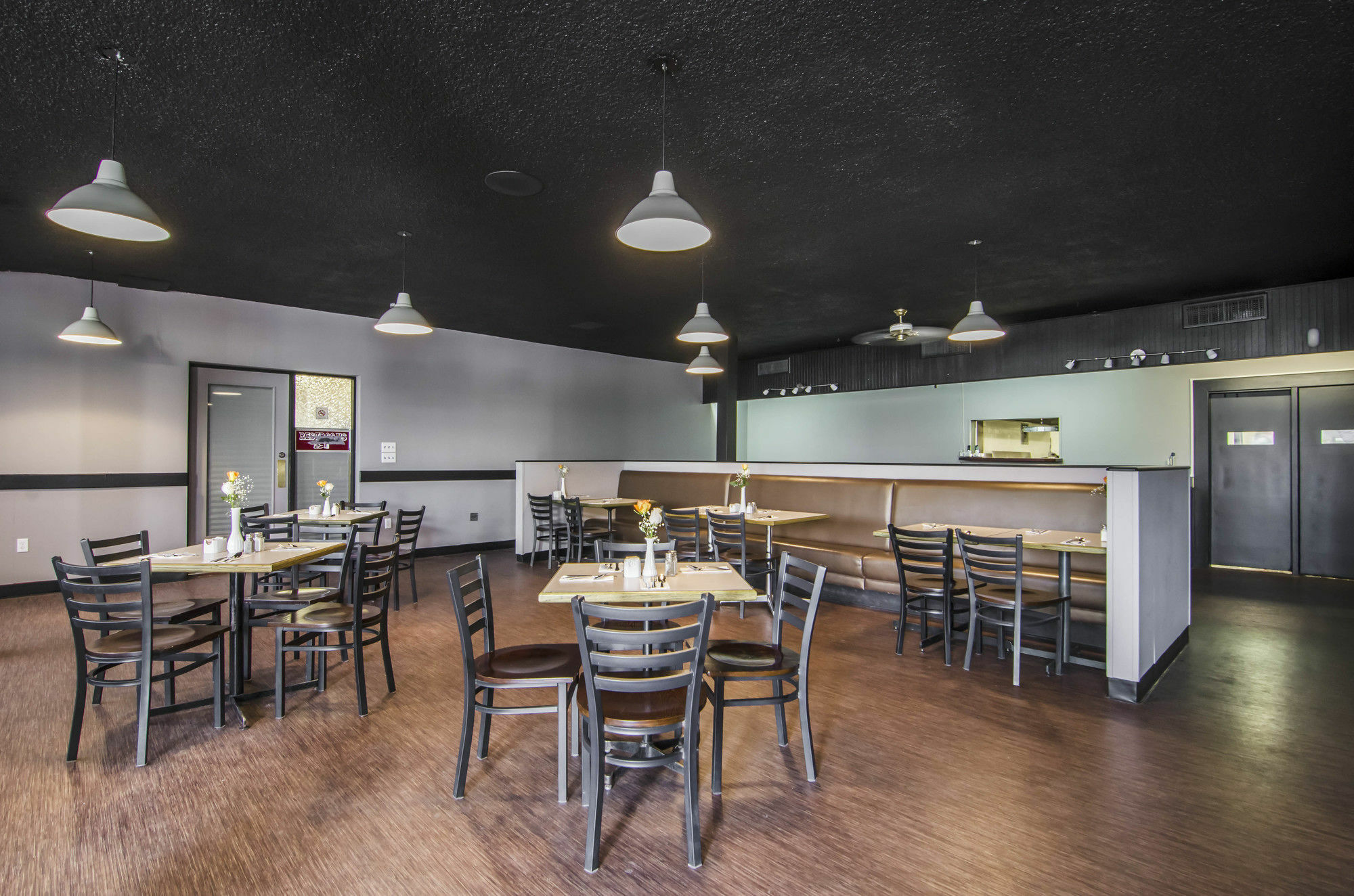 Ramada By Wyndham Whitecourt Hotell Exteriör bild