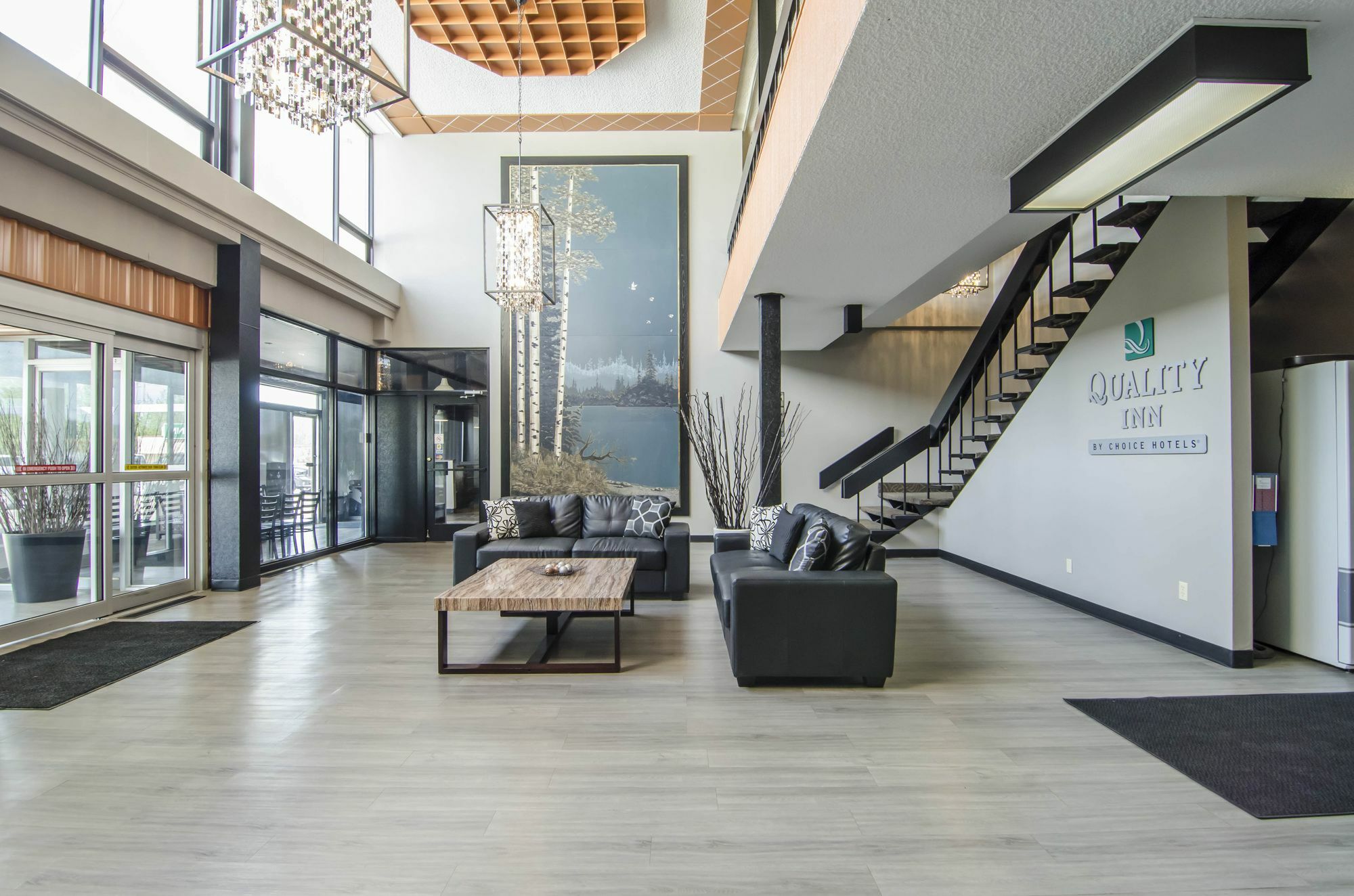 Ramada By Wyndham Whitecourt Hotell Exteriör bild